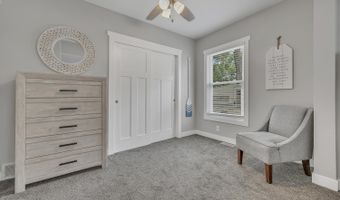 41 Dewey St, Arnolds Park, IA 51331