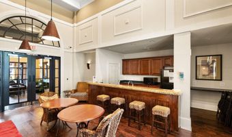 2465 ARMY NAVY Dr 204, Arlington, VA 22206