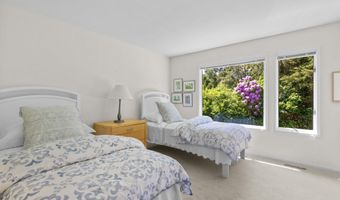 24 Sarahs Path, Amagansett, NY 11930