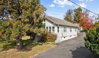 29 E GLOUCESTER Pike, Barrington, NJ 08007
