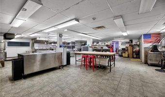 1 Angell Rd, Narragansett, RI 02882