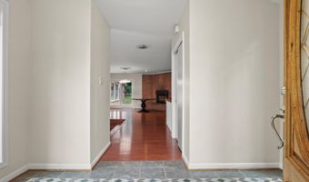 4100 DOWNING St, Annandale, VA 22003