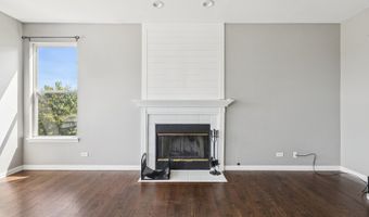 197 E Old Mill Trl, Antioch, IL 60002