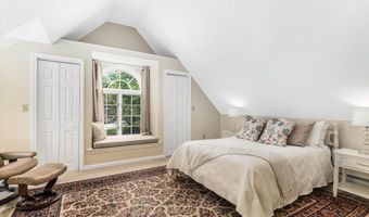 76 Plummer Rd, Bedford, NH 03110