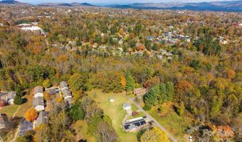 24 Ian River Dr, Asheville, NC 28806