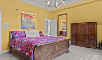 11 Hearthstone Dr, Asheville, NC 28803