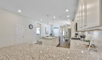 5566 SILVER SUN Dr, Apollo Beach, FL 33572