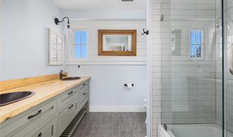 131 Eustis Ave, Newport, RI 02840