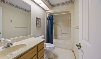 10 Fyne Ln, Bella Vista, AR 72715
