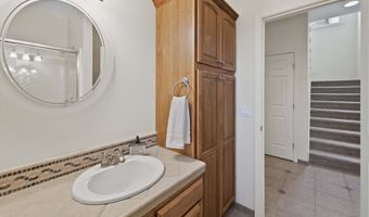 230 Roundhouse Rd, Astoria, OR 97103