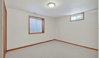 5219 Kansas Dr, Ames, IA 50014