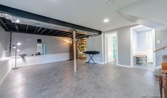 489 1st St, Antioch, IL 60002