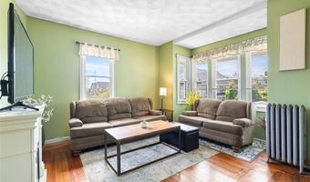 93 Whipple Ave, Cranston, RI 02920