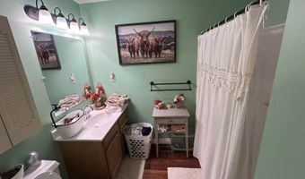 11812 Midland Trail Rd, Ashland, KY 41102