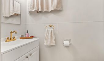 26 E 49TH St, Bayonne, NJ 07002