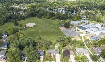 2222 Delaware Dr, Ann Arbor, MI 48103