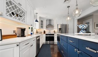 7 Robins Way, North Providence, RI 02904