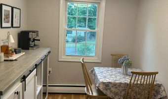 136 Crescent Cir, Cheshire, CT 06410