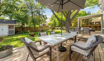 132 S GARFIELD St, Arlington, VA 22204