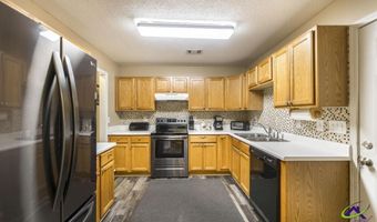853 Parkview Dr, Macon, GA 31211