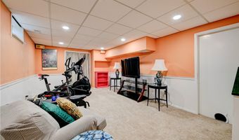 17528 Indian Hills Dr, Chagrin Falls, OH 44023