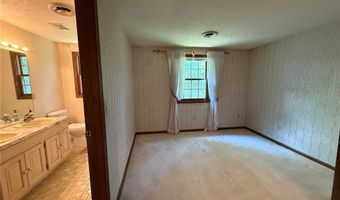 6400 Juniper Dr, Amherst, OH 44001