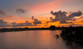 9350 W Bay Harbor Dr 5C, Bay Harbor Islands, FL 33154