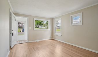 17 Overlook Ave, Bristol, CT 06010