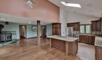 72 Long Hl 2, Bolton, MA 01740