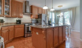 2 Tiverton Ct, Algonquin, IL 60102
