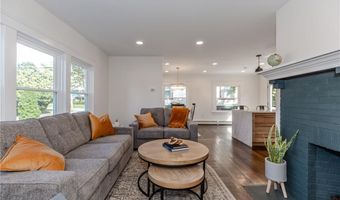 126 Columbia Ave, Cranston, RI 02905