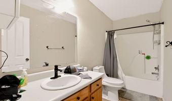 7102 Harness Lakes Dr, Indianapolis, IN 46217