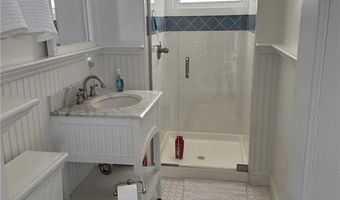 11 Ann St, Newport, RI 02840
