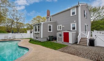 15 Palmer Rd, Beverly, MA 01915