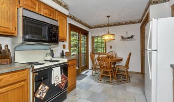 111 Cottonwood Ln, Agawam, MA 01001