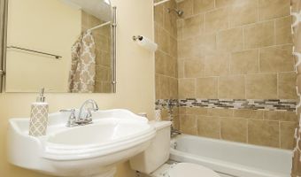 111 N 6th St, Beresford, SD 57004