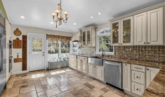 41 South Ave, Atlantic Highlands, NJ 07716