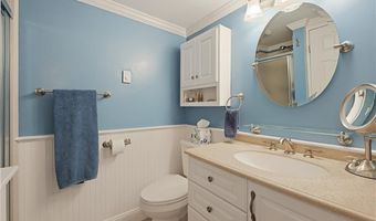 77 Windward Ln, Bristol, RI 02809