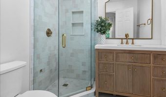 2012 N Yale Ave, Arlington Heights, IL 60004