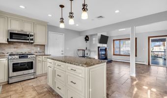 91 Wind Jammer Ct, Bayville, NJ 08721