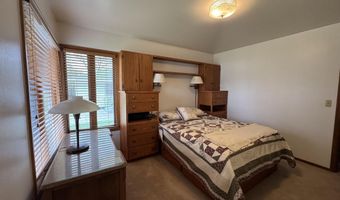 1733 Marshall Rd, Aberdeen, SD 57401