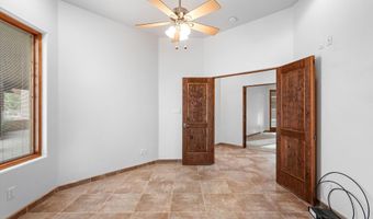 325 Braught Ln, Bosque Farms, NM 87068