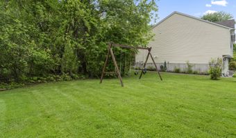 56 Pembroke Rd APT 11, Danbury, CT 06811