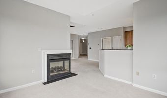 801 S GREENBRIER St 412, Arlington, VA 22204