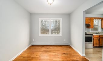 32 Pleasant St, Bethel, CT 06801