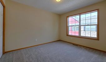 15358 Founders Ln 102, Apple Valley, MN 55124