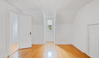 125 Eighth St, Belford, NJ 07718
