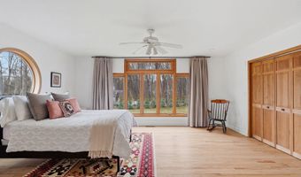 28 E Ridge Ct, Cheshire, CT 06410