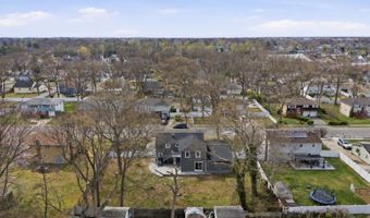 41 Madison Ave, Amityville, NY 11701