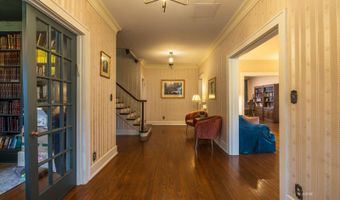 171 E State St, Athens, OH 45701